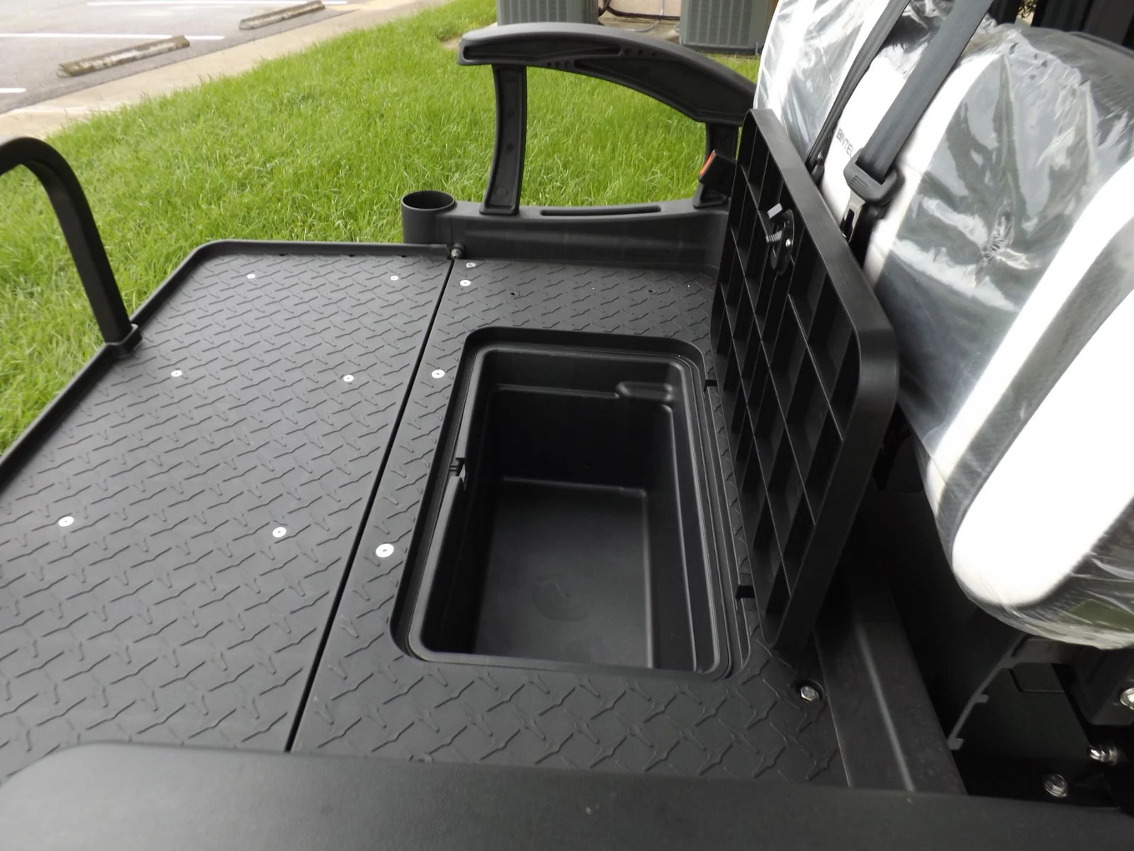 2022 Bintelli BEYOND 4P LIFTED STREET LEGAL GOLF CART