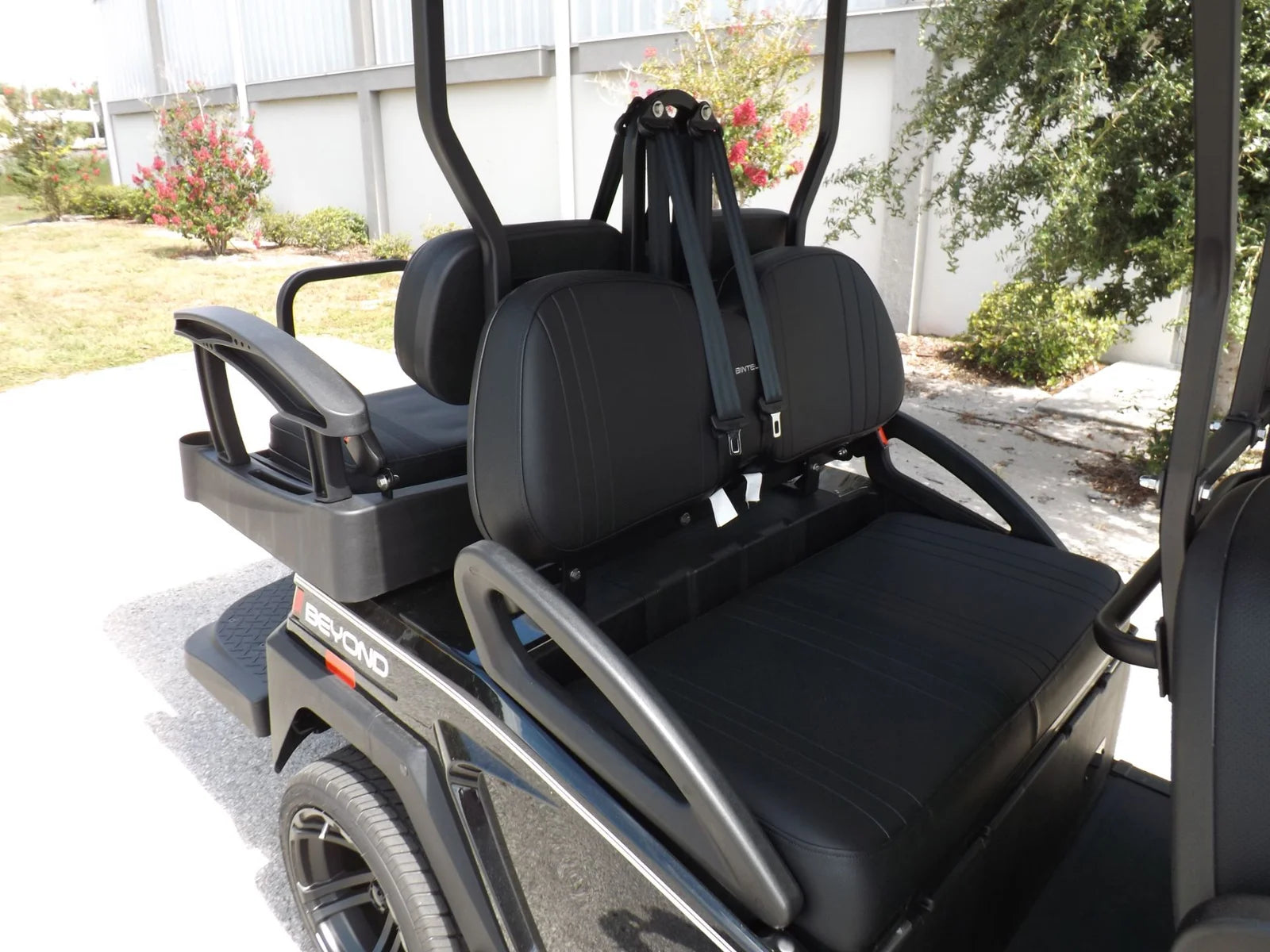 2022 Bintelli Beyond 6P Street Legal Golf Cart
