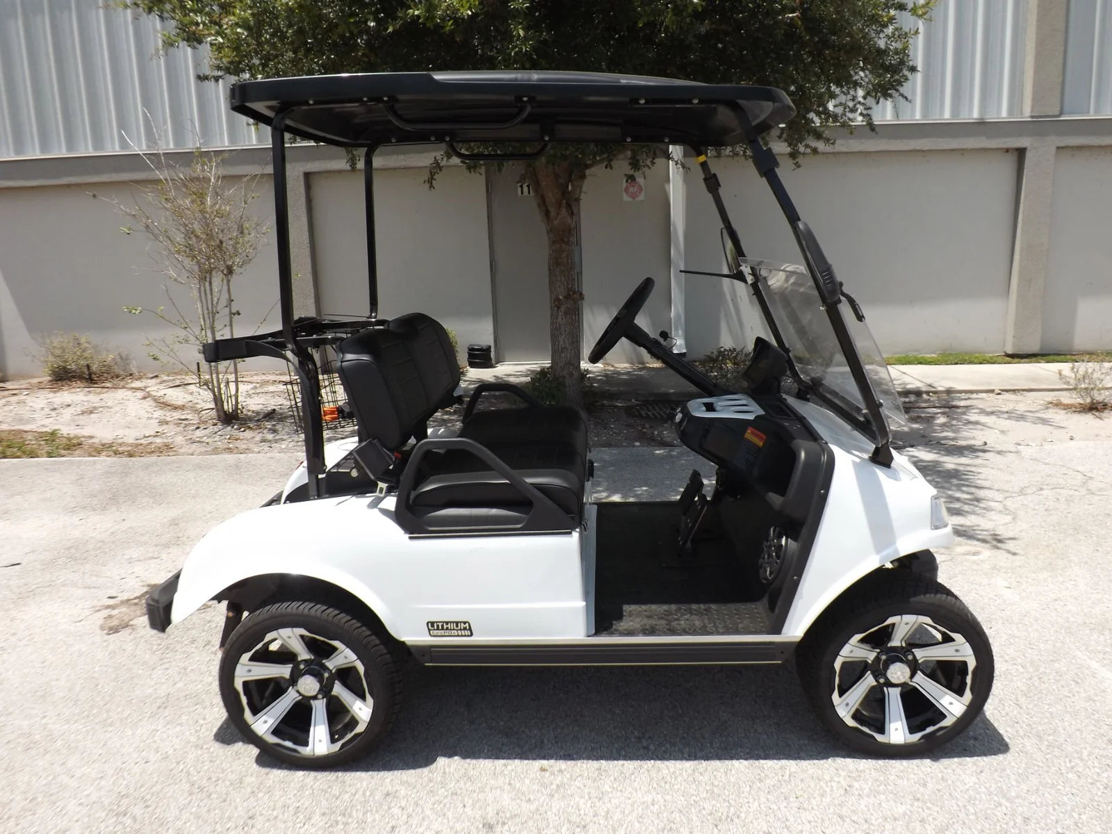 2025 Evolution Classic 2 Plus Electric Golf Cart for Sale