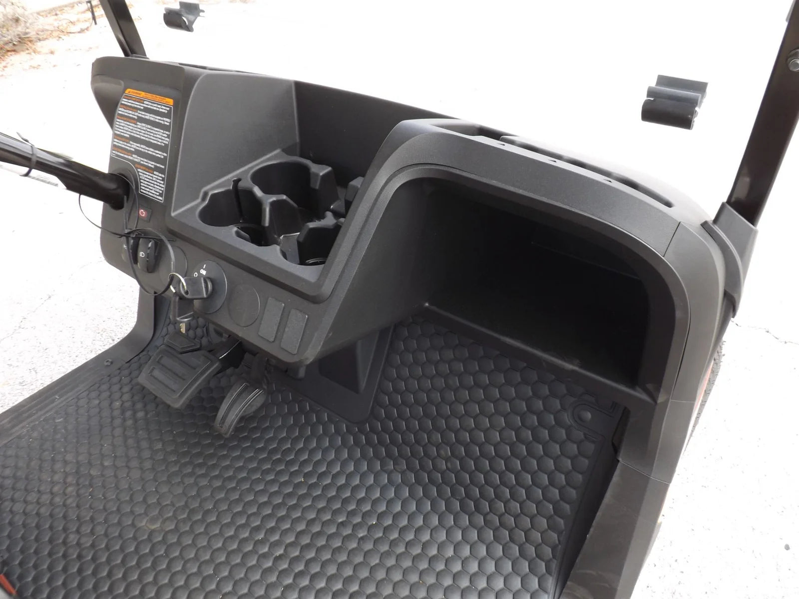 2026 E-Z-GO RXV 2 Valor S EX1 Sport – 2 Passenger Golf Cart