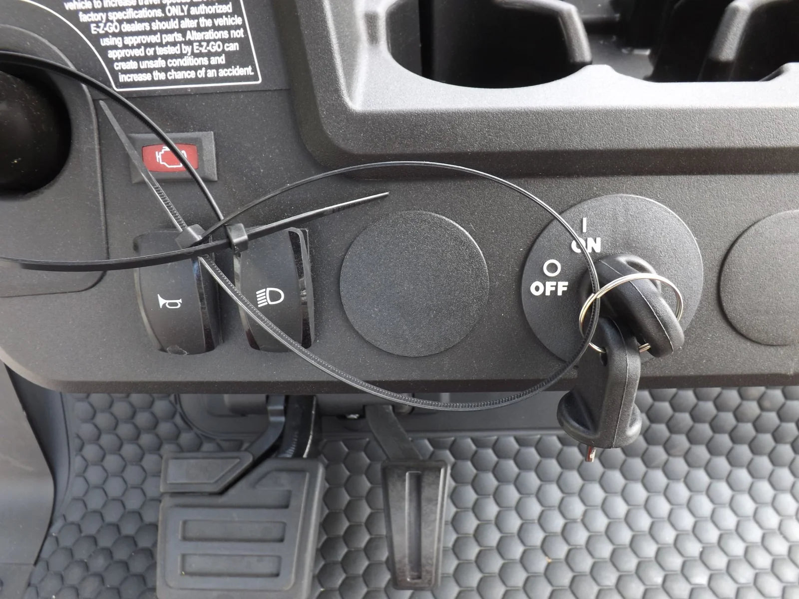 2026 E-Z-GO RXV 2 Valor S EX1 Sport – 2 Passenger Golf Cart