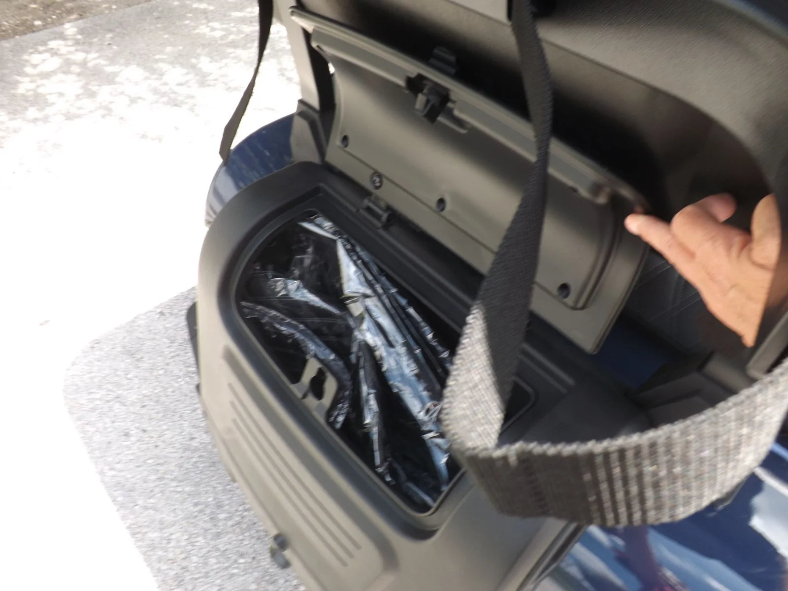 Denago EV Rover XL 4-Forward Passenger Electric Golf Cart (2025)